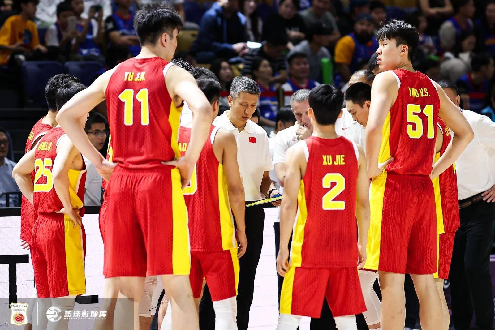 开云体育中国-亚洲杯比赛中,一支队伍击败强手晋级