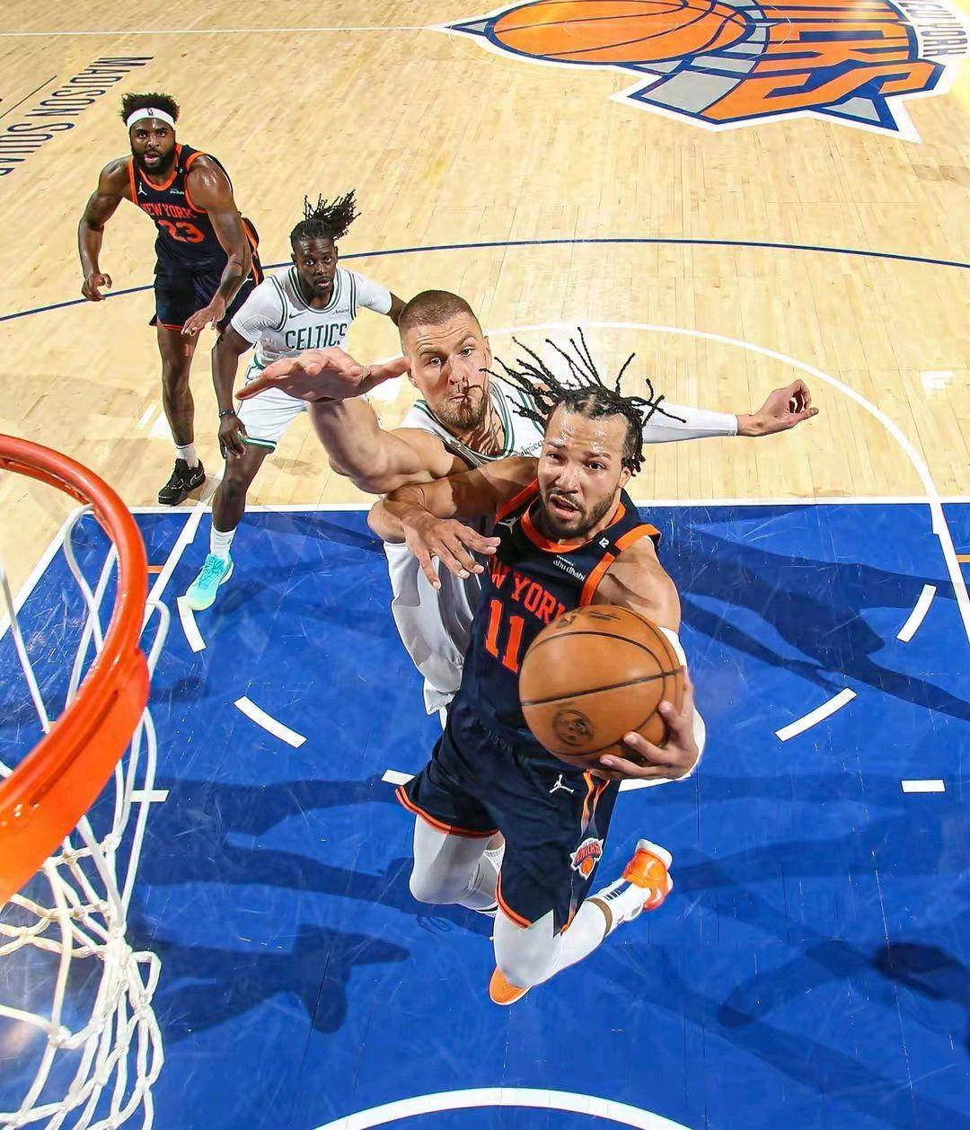 开云官网-凯尔特人鏖战灰熊,布伦森刷新纪录