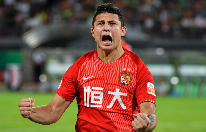 恒大三连胜冲击高峰，亚冠目标坚定