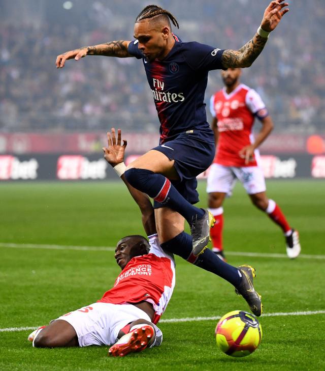 开云体育官网-亚眉主场不敌兰斯，遭遇连败