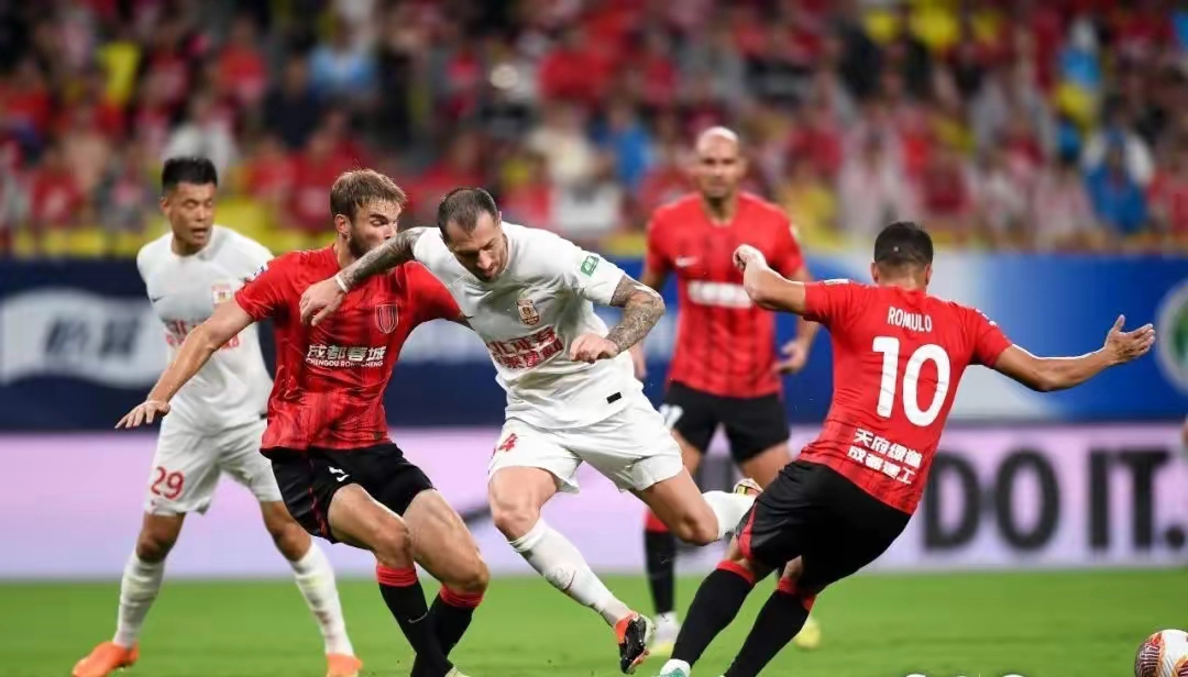 开云下载-亚泰主场战平恒大，取得艰难一分保级望