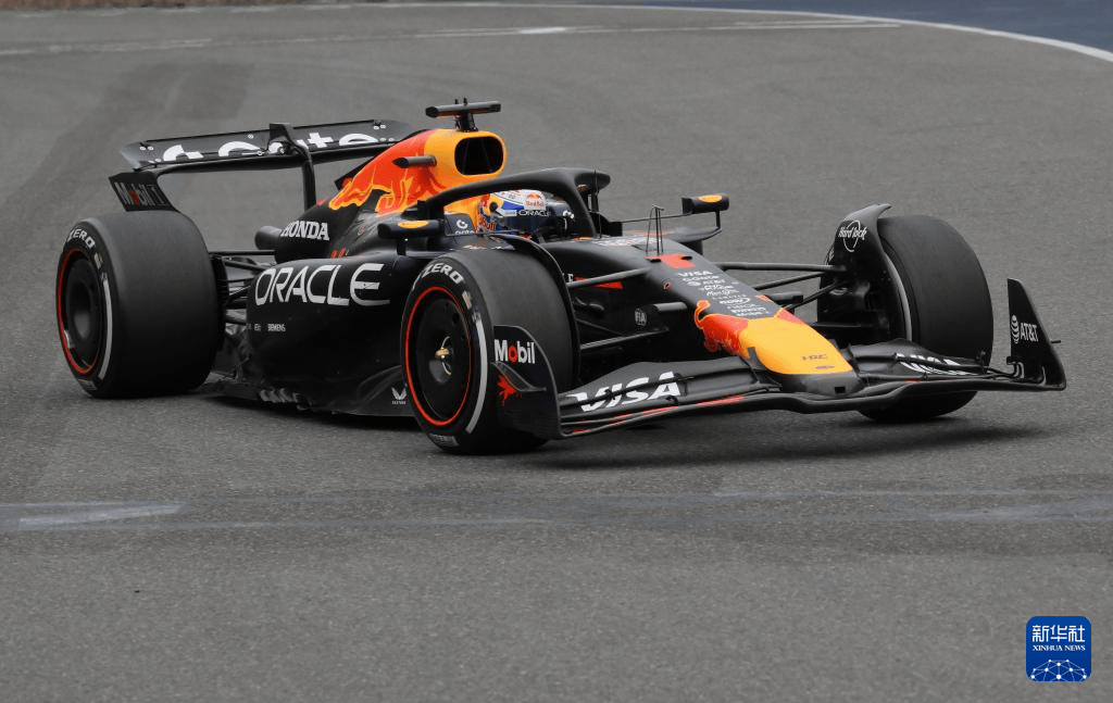 开云体育官网-红牛车队碾压雷诺车队，拉塞尔扛起全队