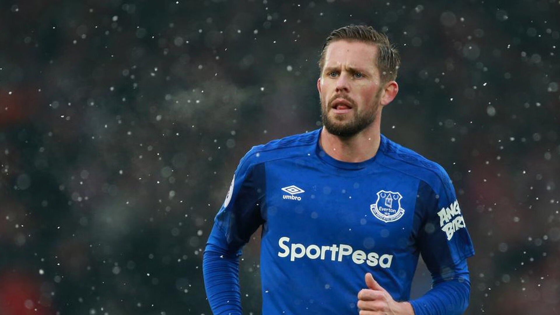 开云-局外人法比尼奥，当错误的肤色在正确的时间亮出刀锋