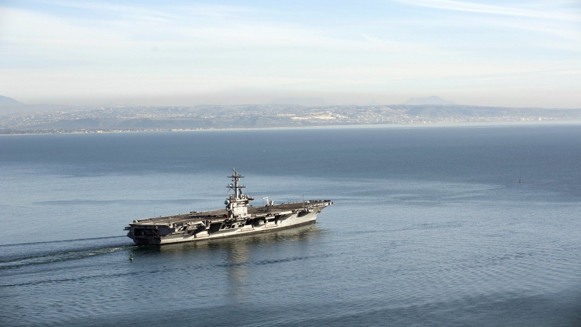 开云下载-双重战场上的压制艺术，从绿茵场到硬木地板的征服哲学